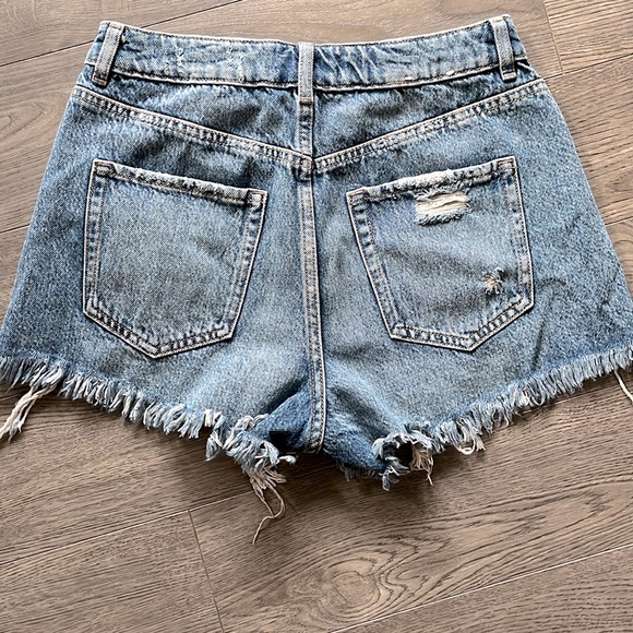 Women’s Denim Shorts - Picture 2 of 3